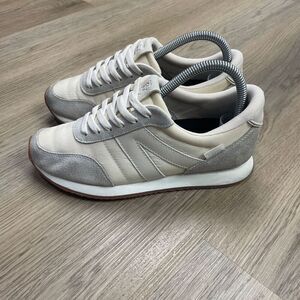 Kizik Milan Womens 6.5 Beige Walking No Hands Comfort Low Top Laced Up